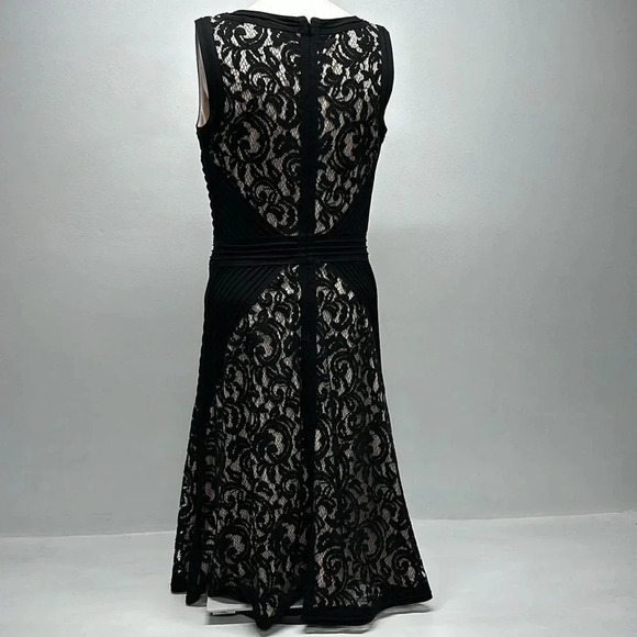 Tadashi Shoji Dress Sleeveless Lace Fit And Flare Midi V-Neck Black Cream Size 6 - Picture 7 of 11